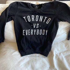 Black crew neck sweat too